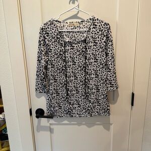 Faded Glory Ladies Blouse. 3/4 Sleeve. White/Black/Gray polka Dot, size 4-6.